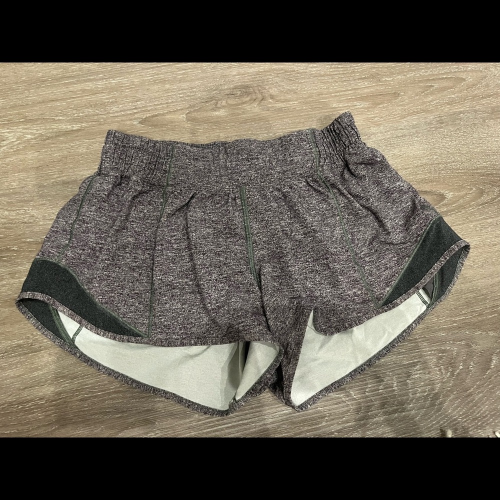Lululemon Hotty Hot Shorts 2.5” Heathered Grey/ Heathered Lux Multi Black